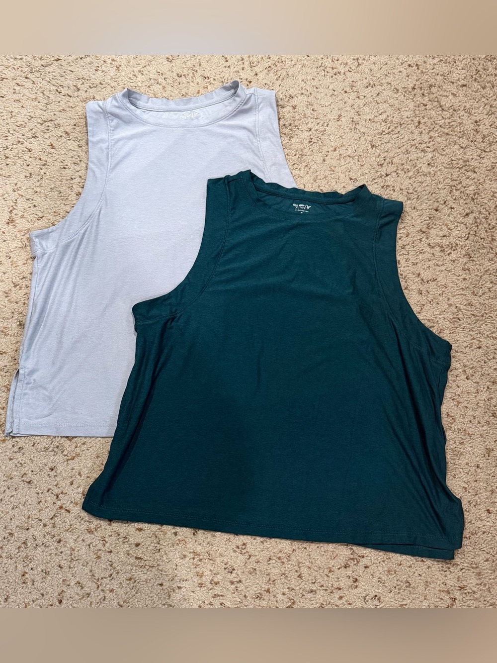 Old navy active cloud motion tanks, medium